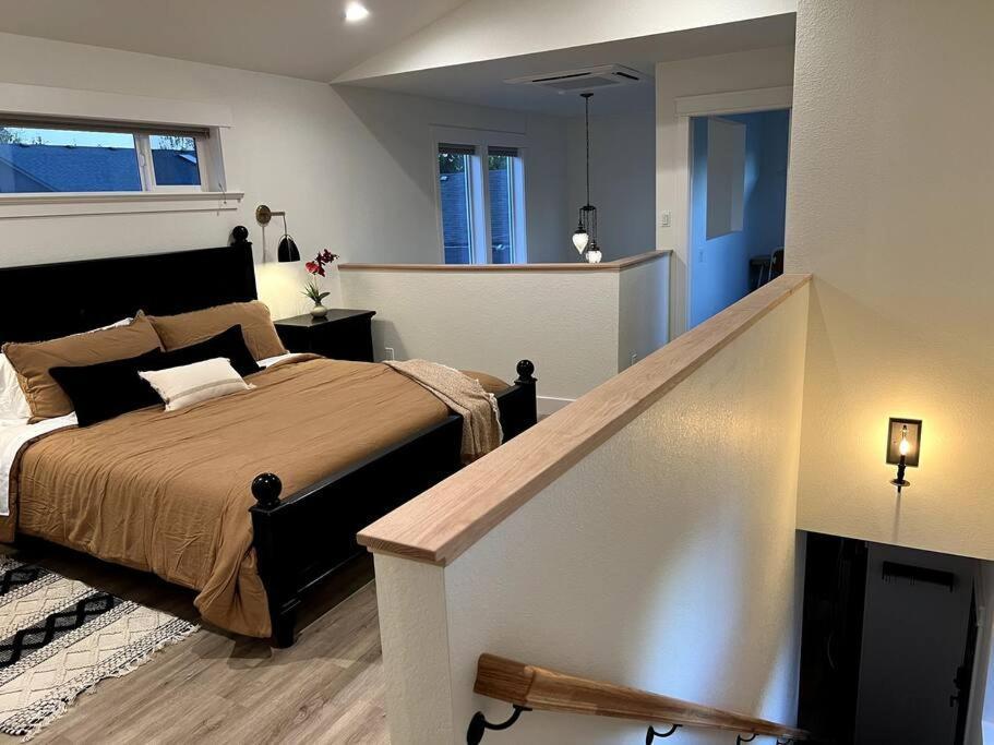 Brand New Custom Built Cottage In Downtown W/Pool! Salem Bagian luar foto